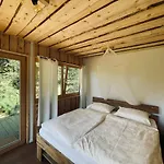 بيت للعطل Boutique Glamping Divja Divine Zgornja Korena