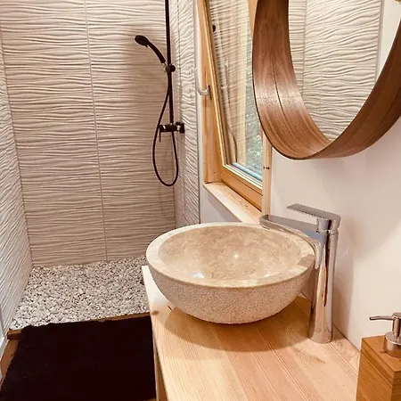 بيت للعطل Boutique Glamping Divja Divine Zgornja Korena