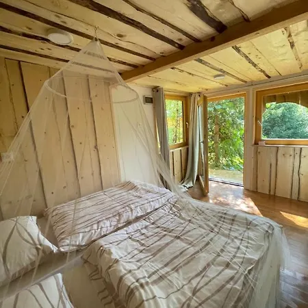 Boutique Glamping Divja Divine * Zgornja Korena