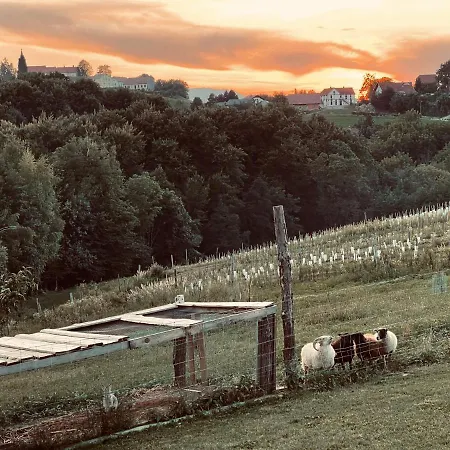 Boutique Glamping Divja Divine Zgornja Korena