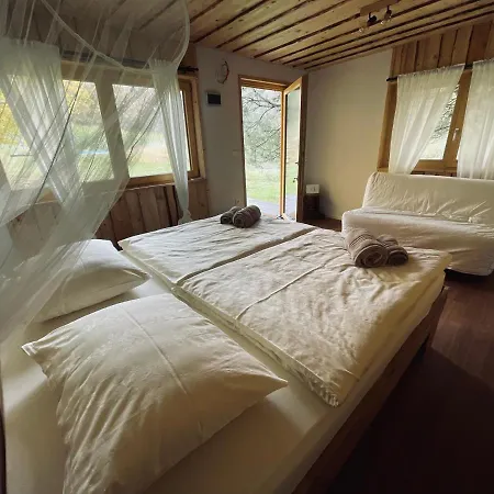 Boutique Glamping Divja Divine * Zgornja Korena