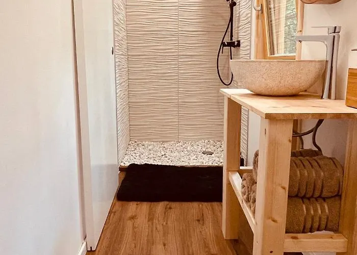 Boutique Glamping Divja Divine Zgornja Korena