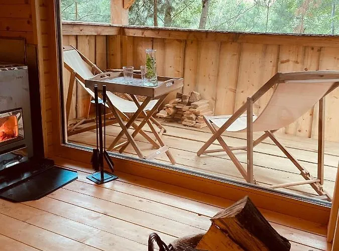 Boutique Glamping Divja Divine Сasa de vacaciones Zgornja Korena