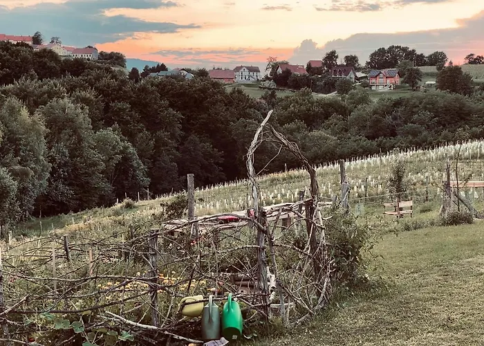 Boutique Glamping Divja Divine Zgornja Korena