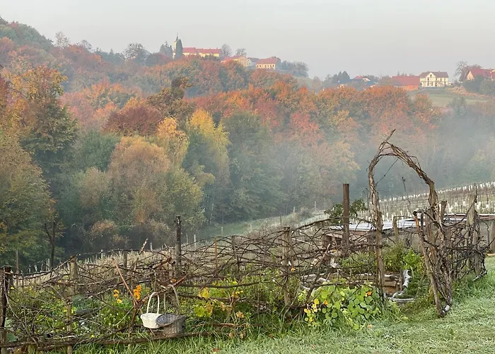 Сasa de vacaciones Boutique Glamping Divja Divine *